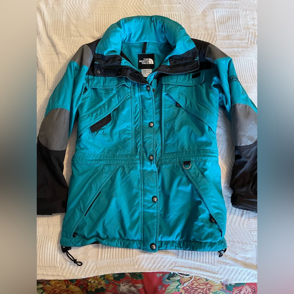 The North Face Extreme women’s ski jacket. Size 10. EUC.